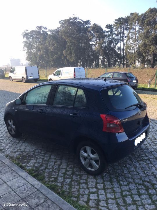 Toyota Yaris 1.4 D-4D 5P 2007 - Para Peças - 8