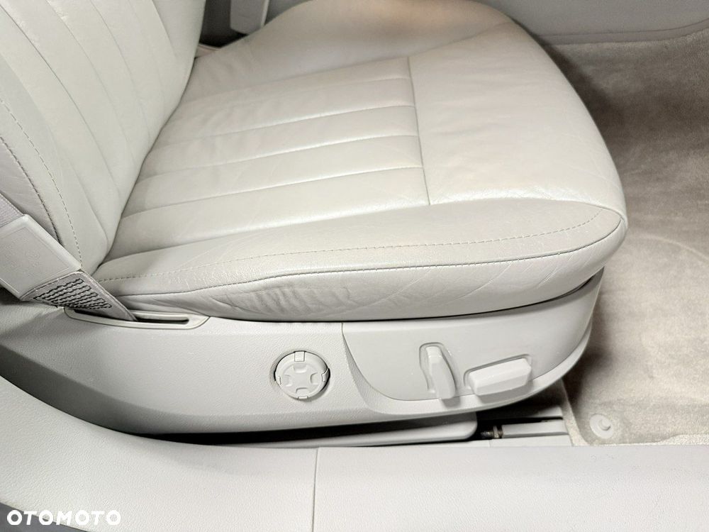 Audi A8 4.2 Quattro - 16