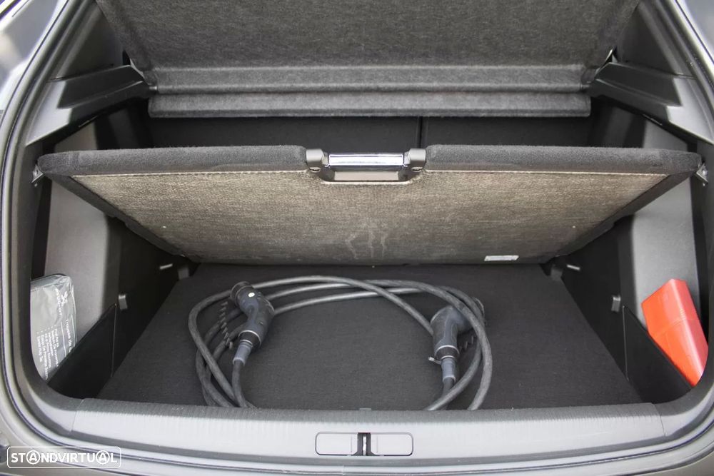 Peugeot e-2008 50 kWh Allure Pack - 41