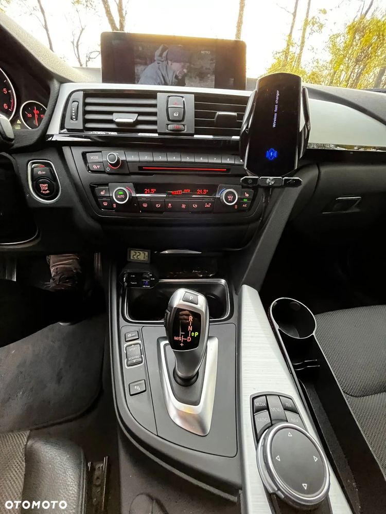 BMW Seria 3 325d Sport-Aut Sport Line - 20