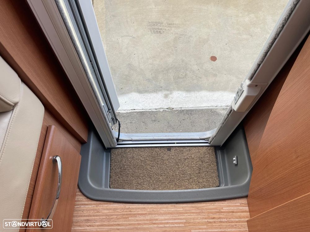 Pilote Explorateur G742 c/Cama Central - Autocaravana - 38