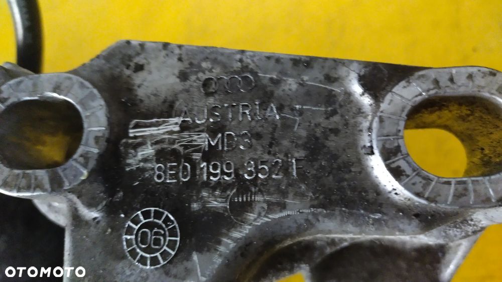 ŁAPA PRAWA SILNIKA AUDI A4 B6 8E0199352F - 2