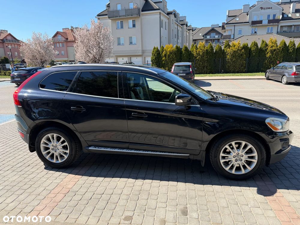 Volvo XC 60 D5 AWD Momentum - 4