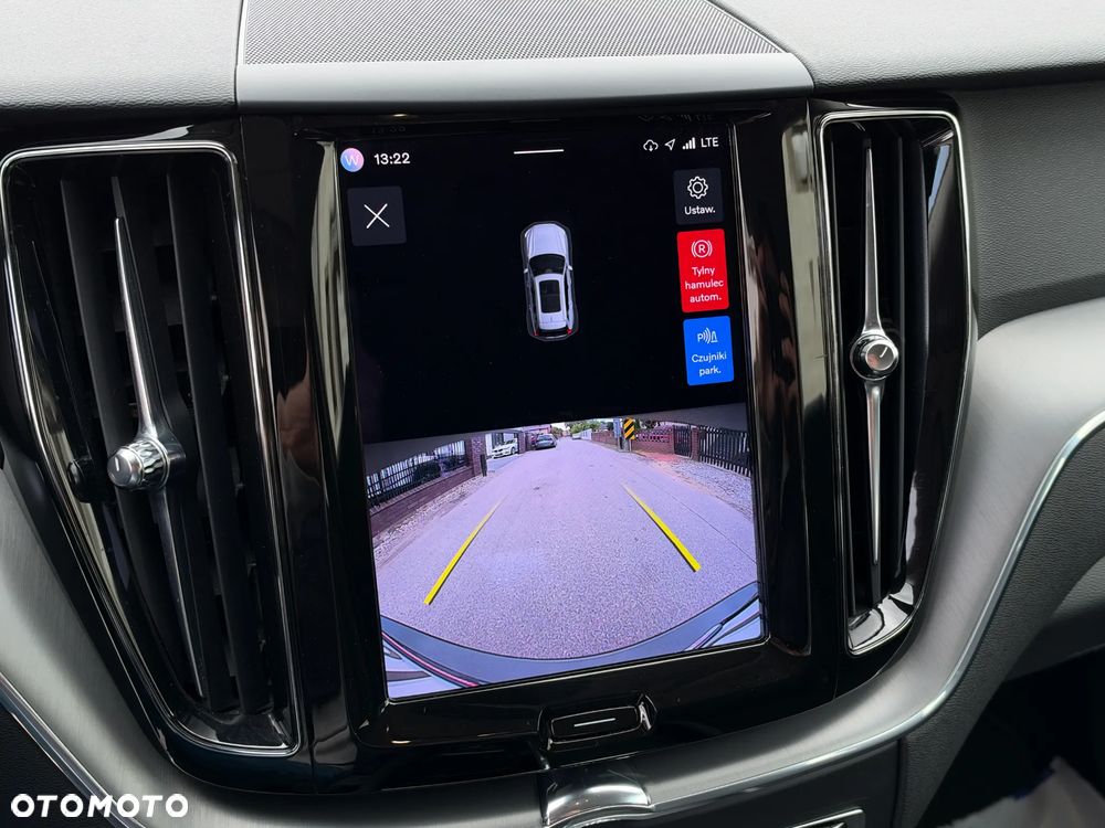 Volvo XC 60 B4 B Momentum Pro - 17