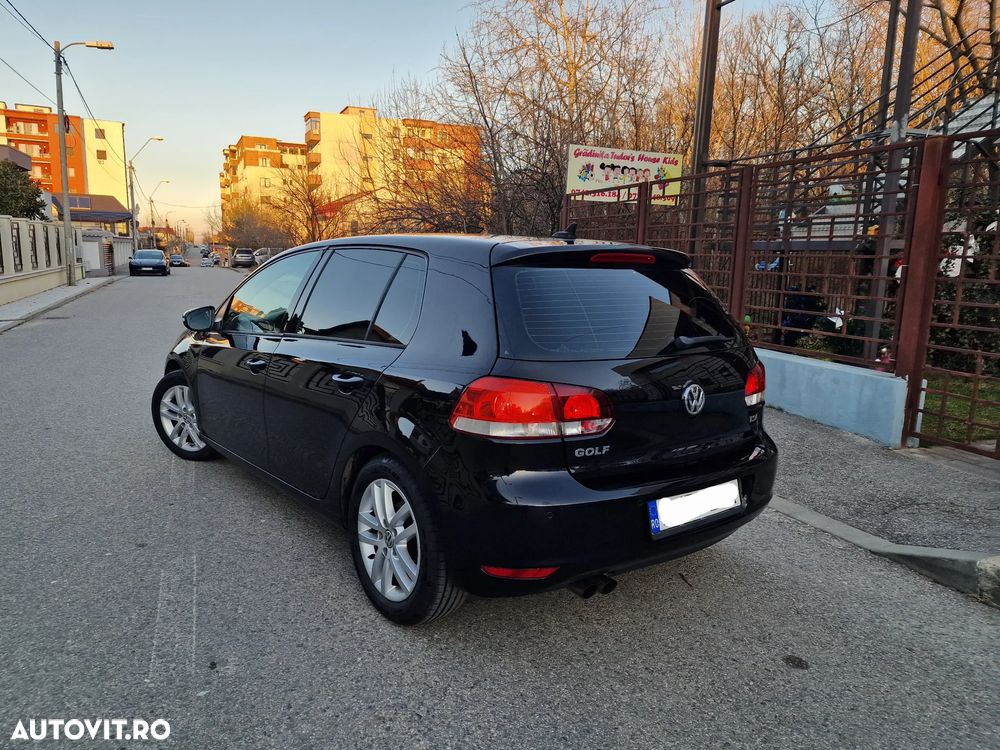 Volkswagen Golf - 6