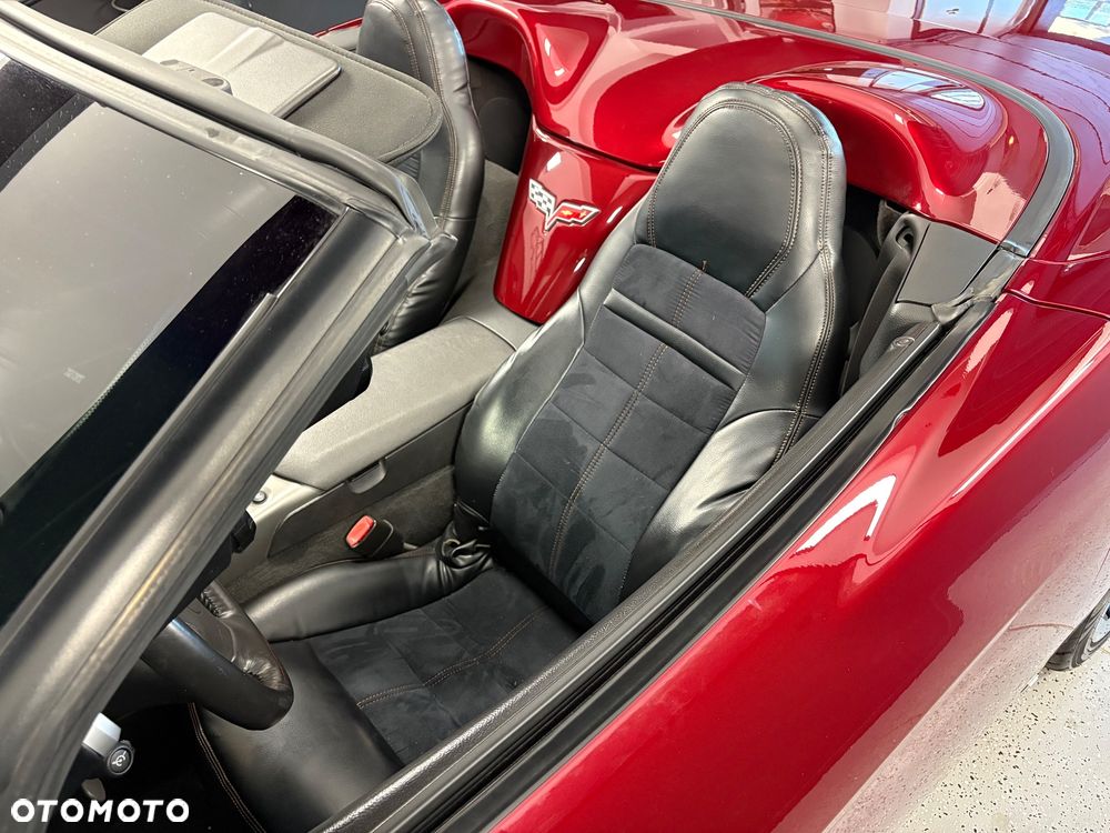 Chevrolet Corvette - 16