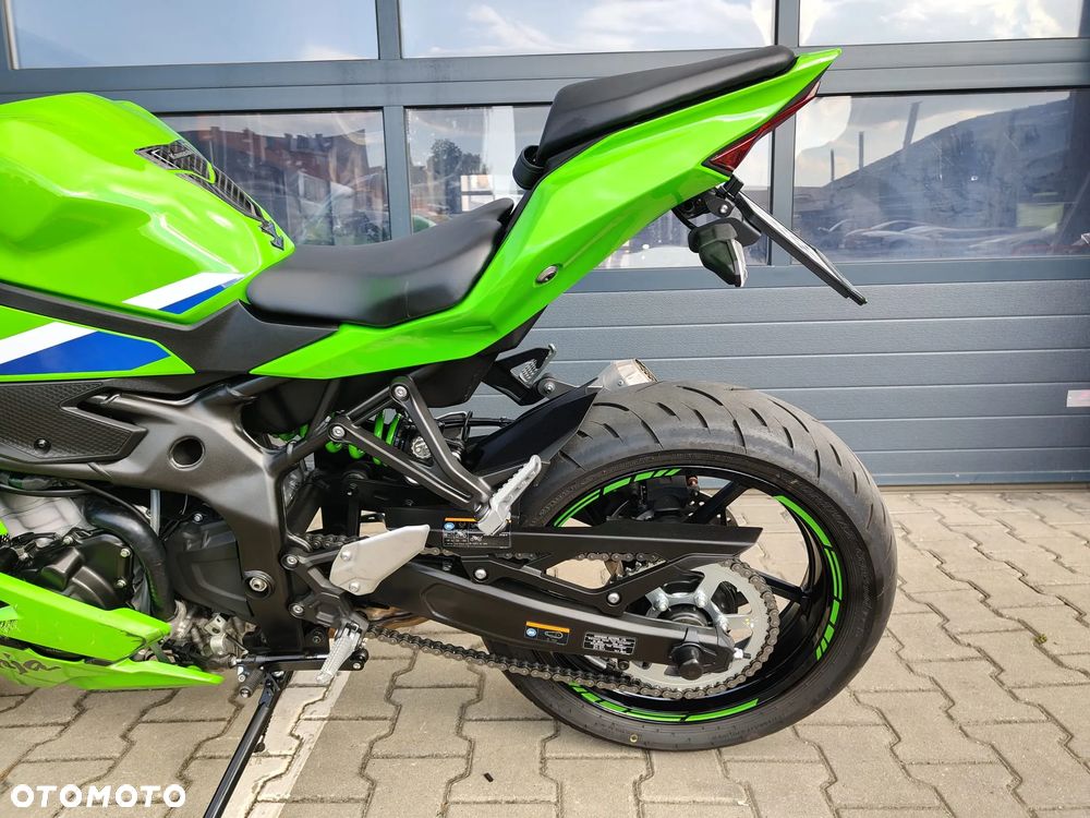 Kawasaki Ninja 400 - 12