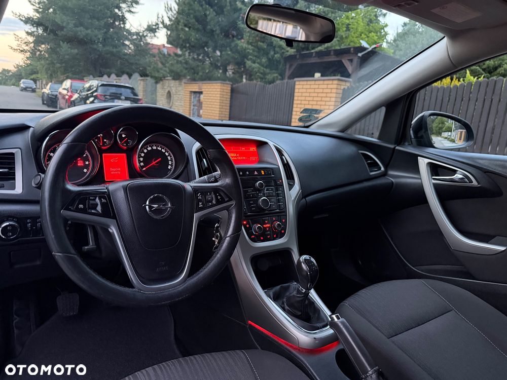 Opel Astra 1.4 T Enjoy - 11