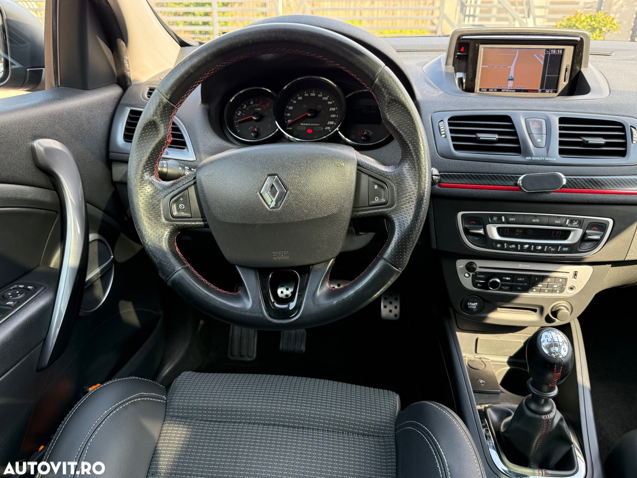 Renault Megane ENERGY dCi 110 GT LINE - 30