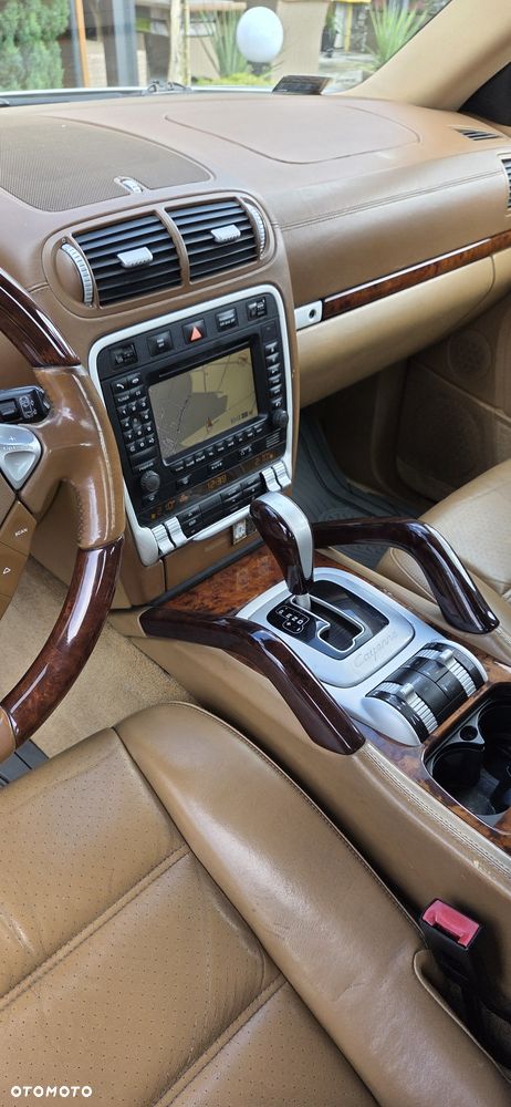 Porsche Cayenne - 10