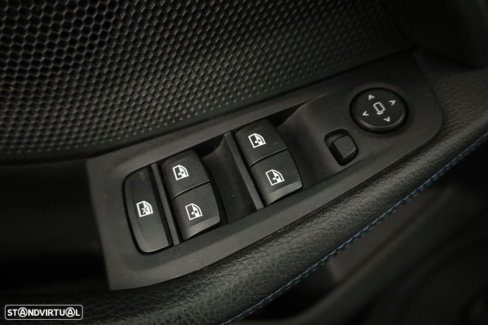 BMW 116 d Pack Desportivo M Auto - 20