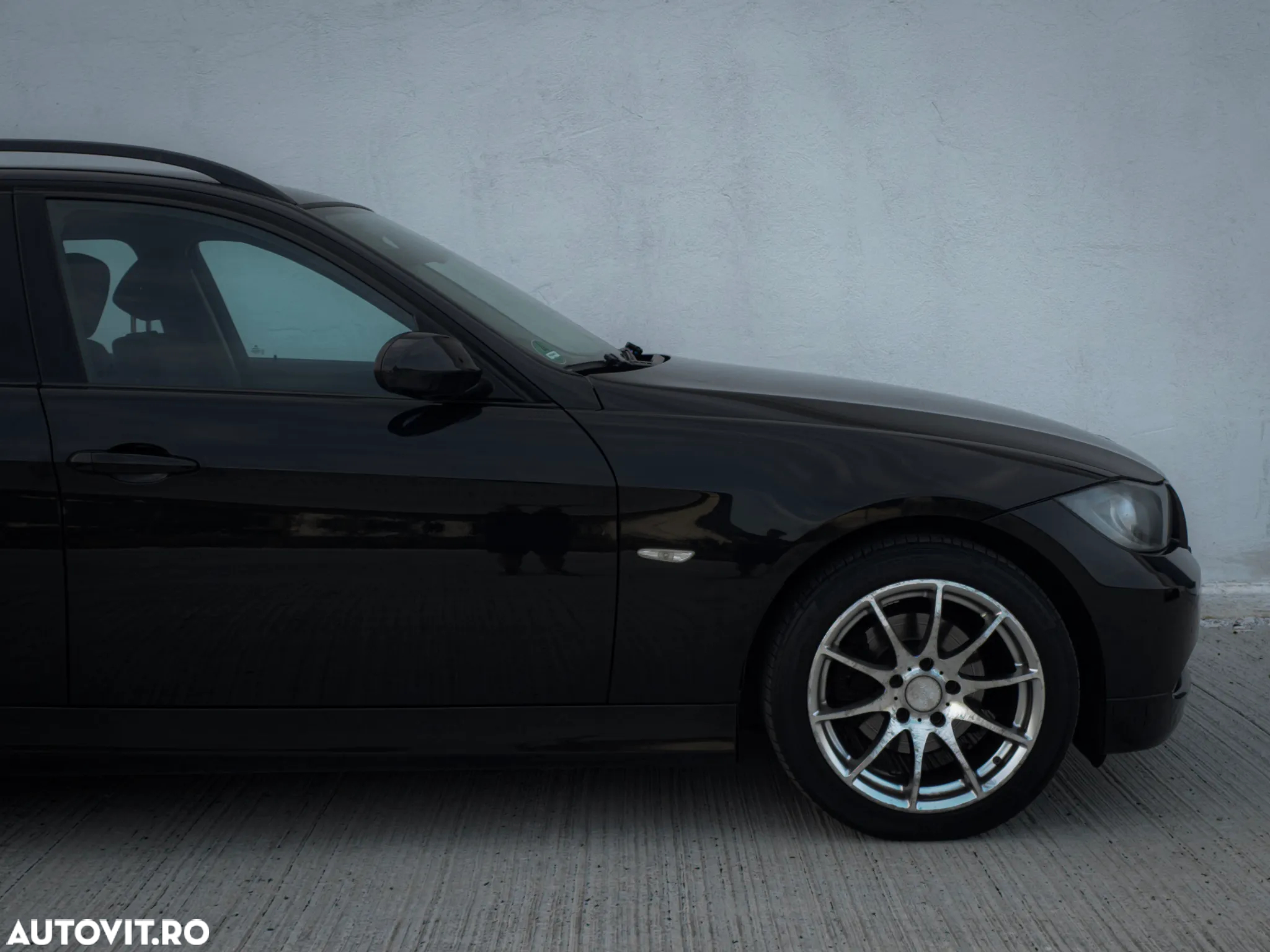 BMW Seria 3 320d DPF Touring - 10