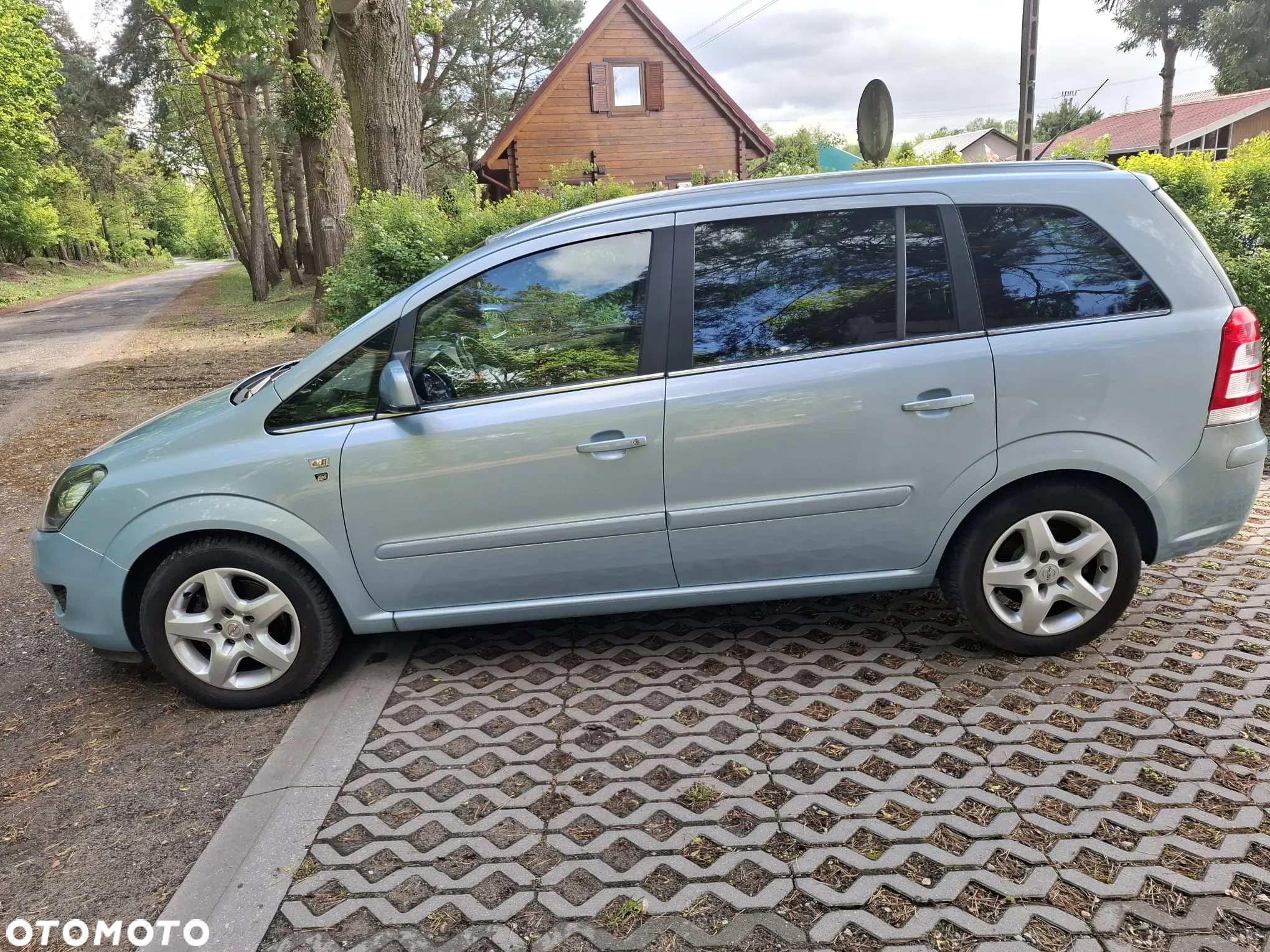 Opel Zafira 1.6 - 10