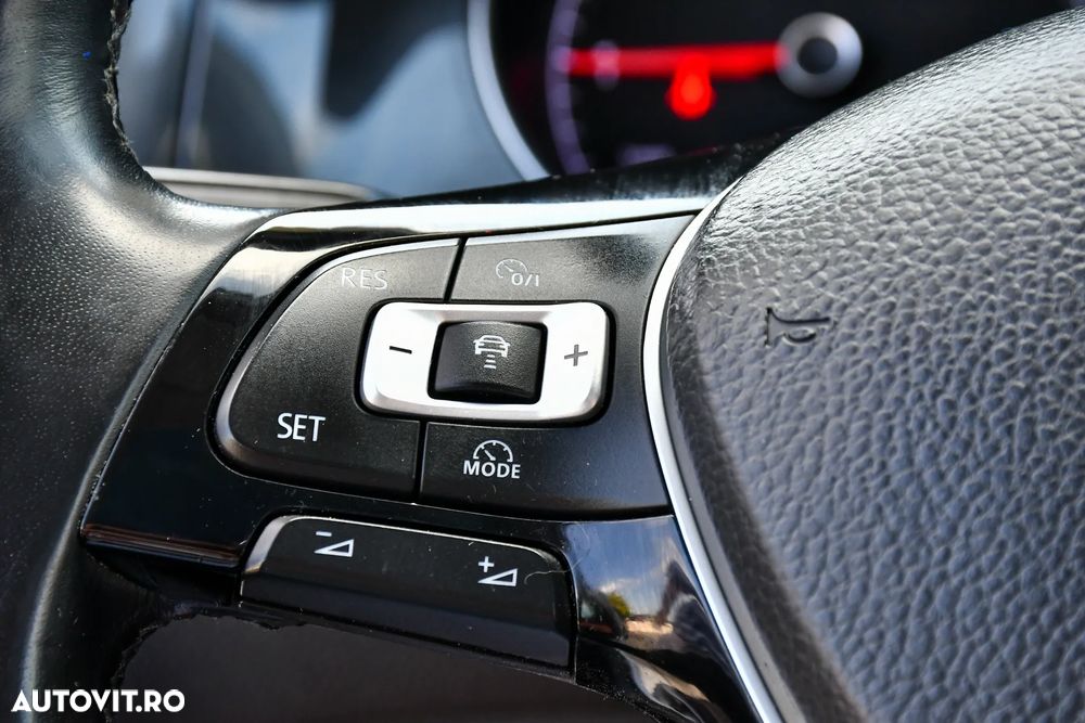 Volkswagen Golf 1.6 TDI Comfortline - 13