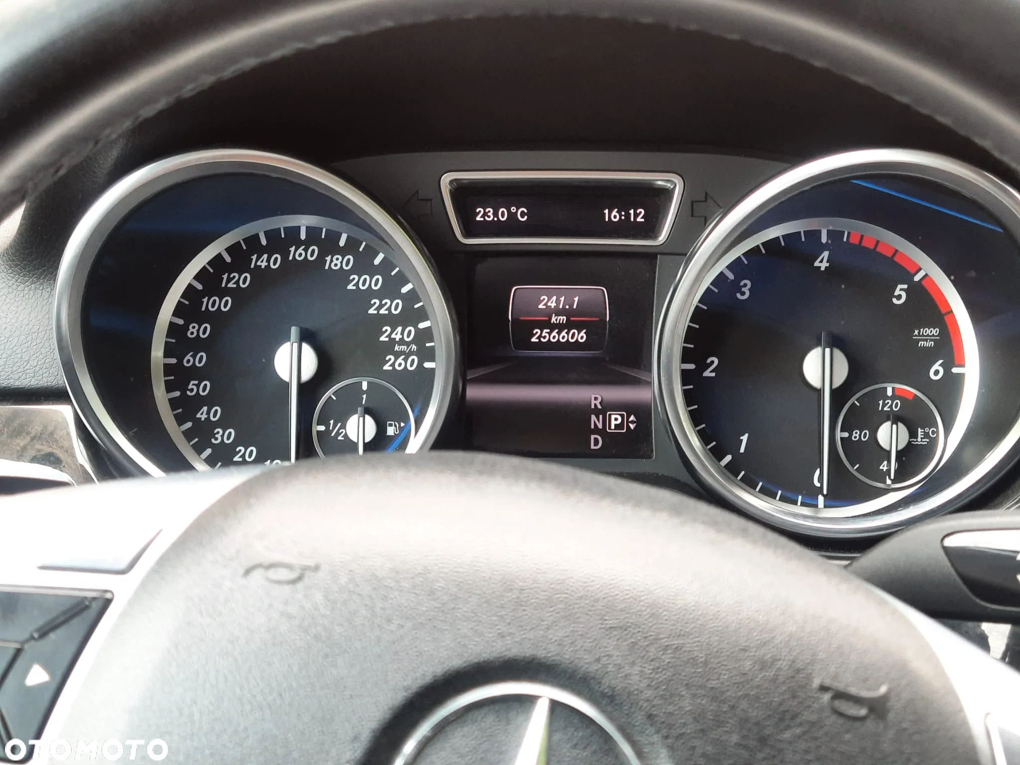 Mercedes-Benz ML 350 BlueTec 4-Matic - 4