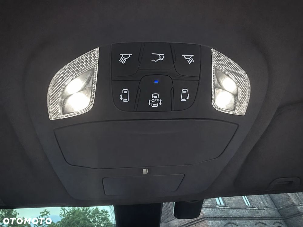 Chrysler Pacifica - 27