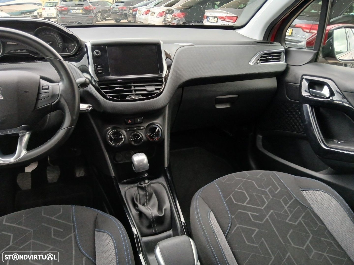 Peugeot 2008 1.2 PureTech Signature - 13