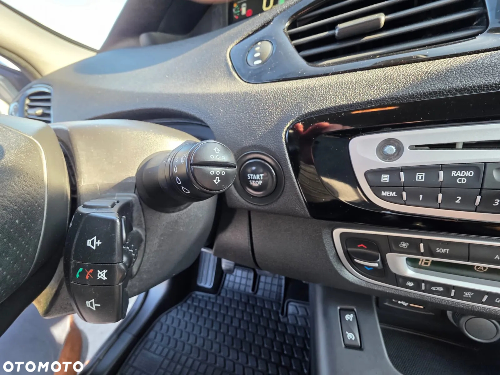 Renault Grand Scenic Gr 1.9 dCi Bose Edition - 22