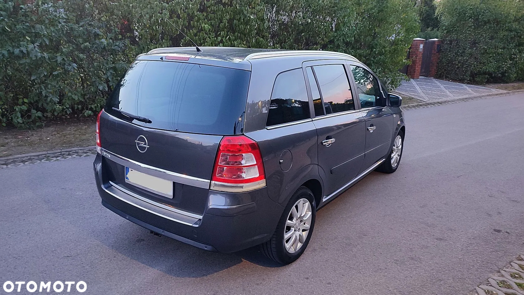 Opel Zafira 1.8 Design Edition - 9