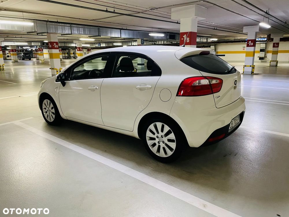 Kia Rio 1.2 Attract - 5