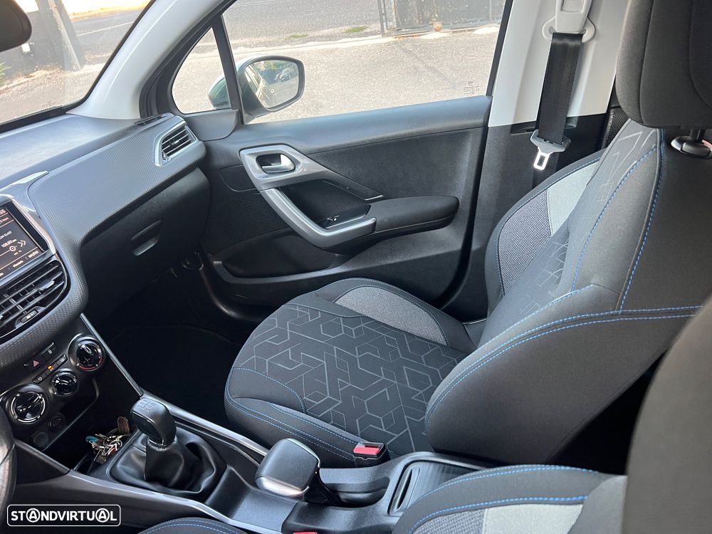 Peugeot 2008 1.2 PureTech Style - 17