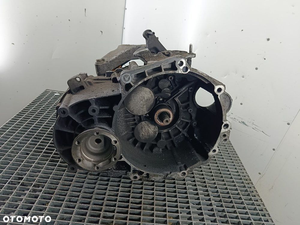 SKRZYNIA BIEGÓW MANUALNA 5 VW GOLF V KNY 2.0 TDI - 1