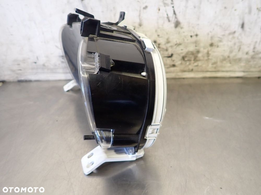 LICZNIK MITSUBISHI LANCER VIII 8100B127A - 2