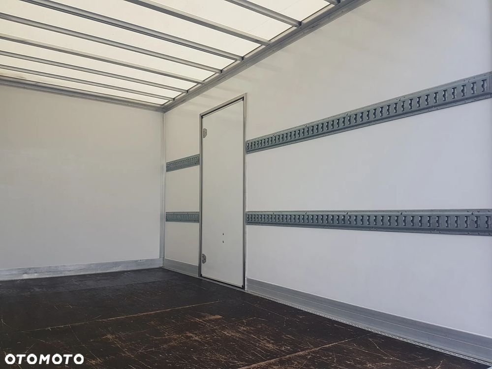 Iveco DAILY KONTENER 8EP KLIMA 4,21x2,23x2,23 3,0-160KM 35S16 KRAJOWY MANUAL 6-BIEGÓW - 18