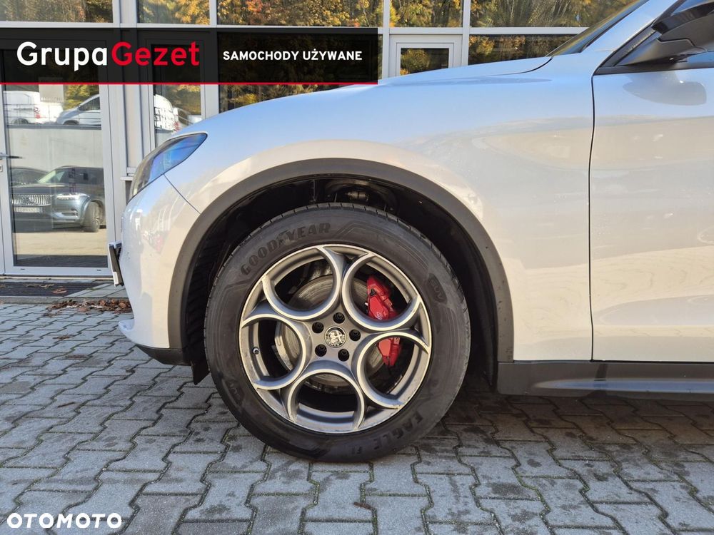 Alfa Romeo Stelvio - 8