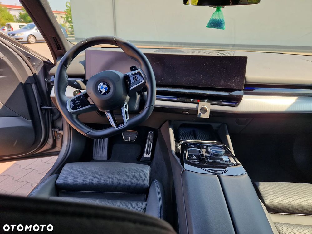 BMW Seria 5 520d mHEV M Sport - 16