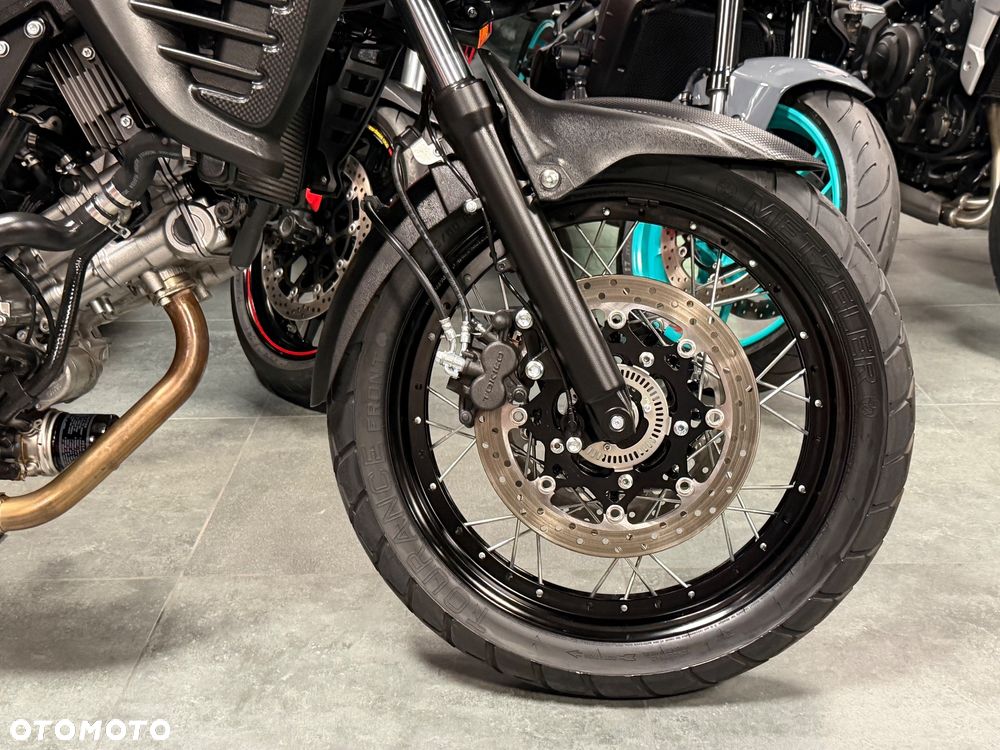 Suzuki V-STROM - 8