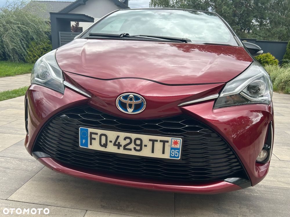 Toyota Yaris Hybrid 100 Selection Platinum - 6