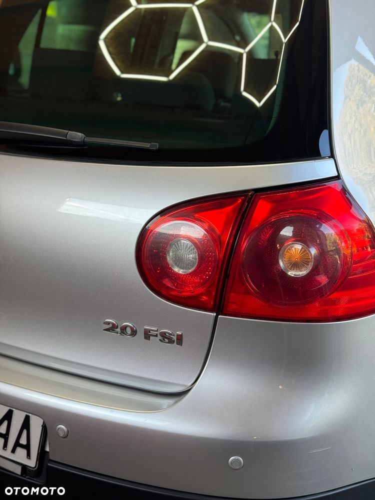 Volkswagen Golf 2.0 FSI Comfortline - 11