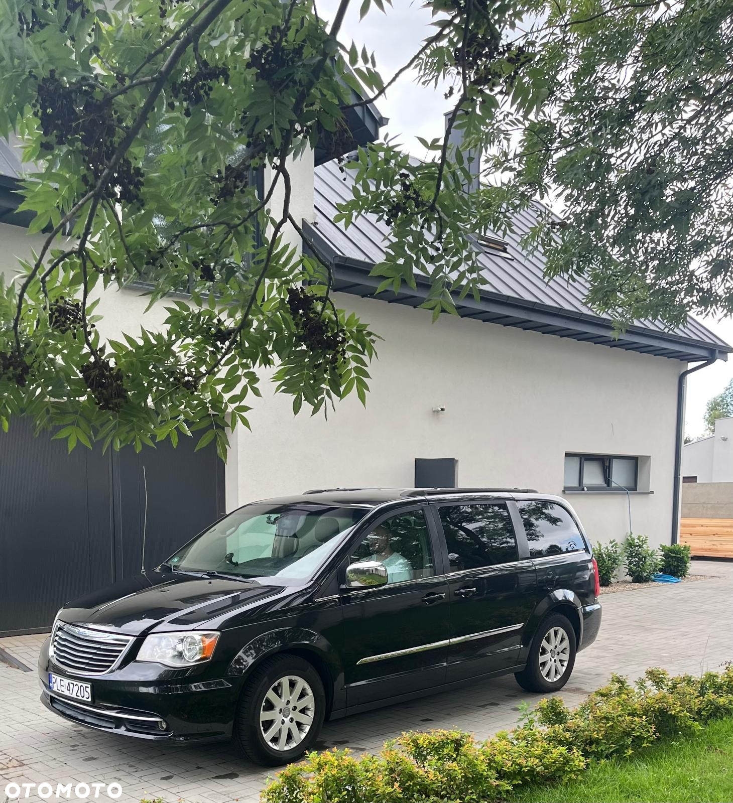 Chrysler Town & Country 3.6 Touring - 12