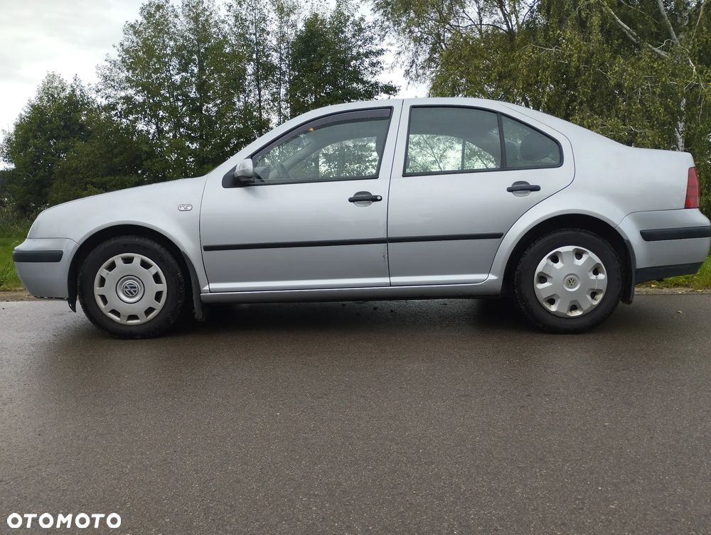 Volkswagen Bora 1.6 - 15