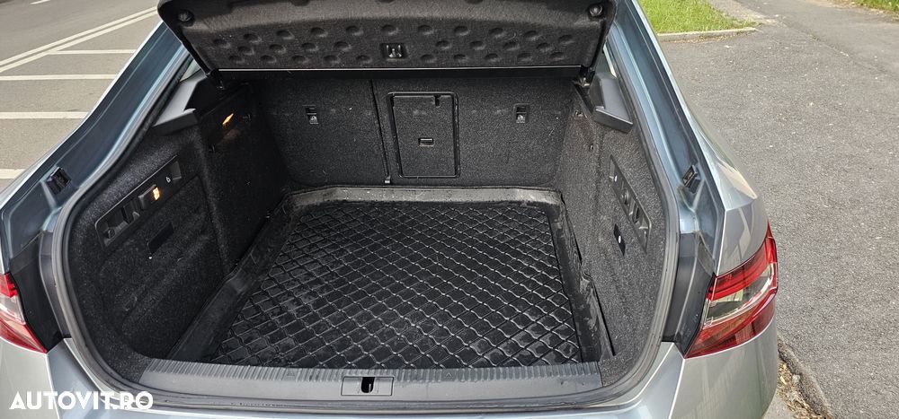 Skoda Superb 2.0 TDI DSG Style - 6