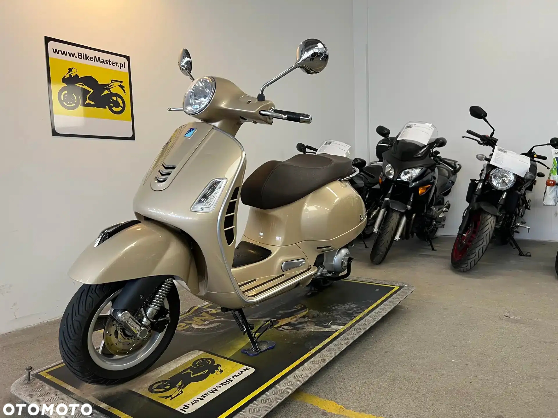 Vespa GTS - 4