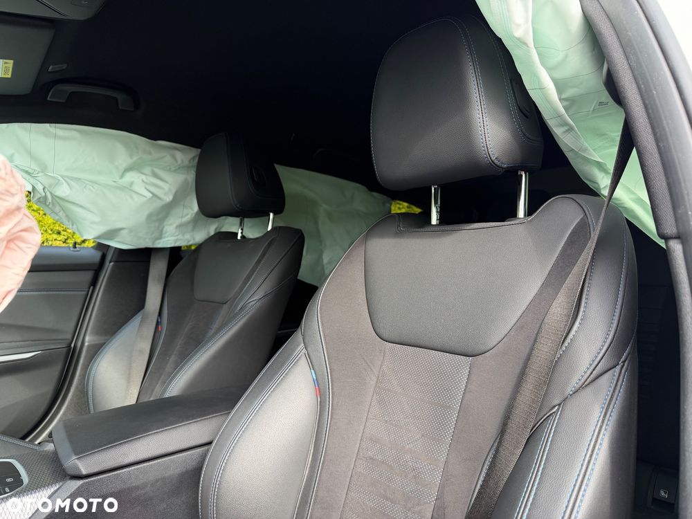 BMW Seria 3 320d xDrive Edition M Sport Shadow - 13