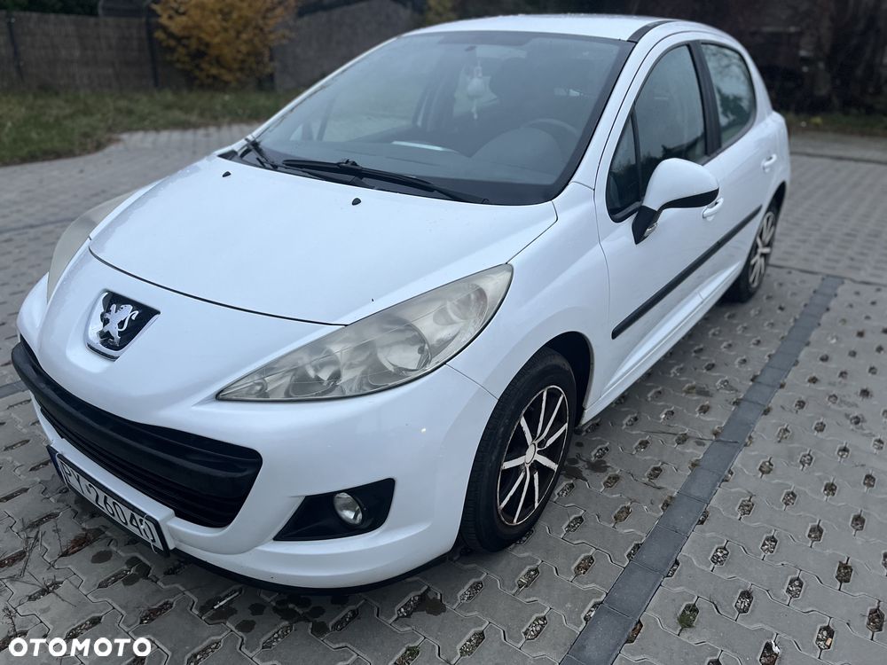 Peugeot 207 - 1
