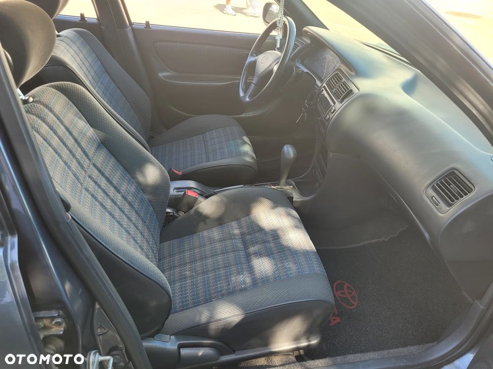 Toyota Corolla 1.6 16V GLi - 11