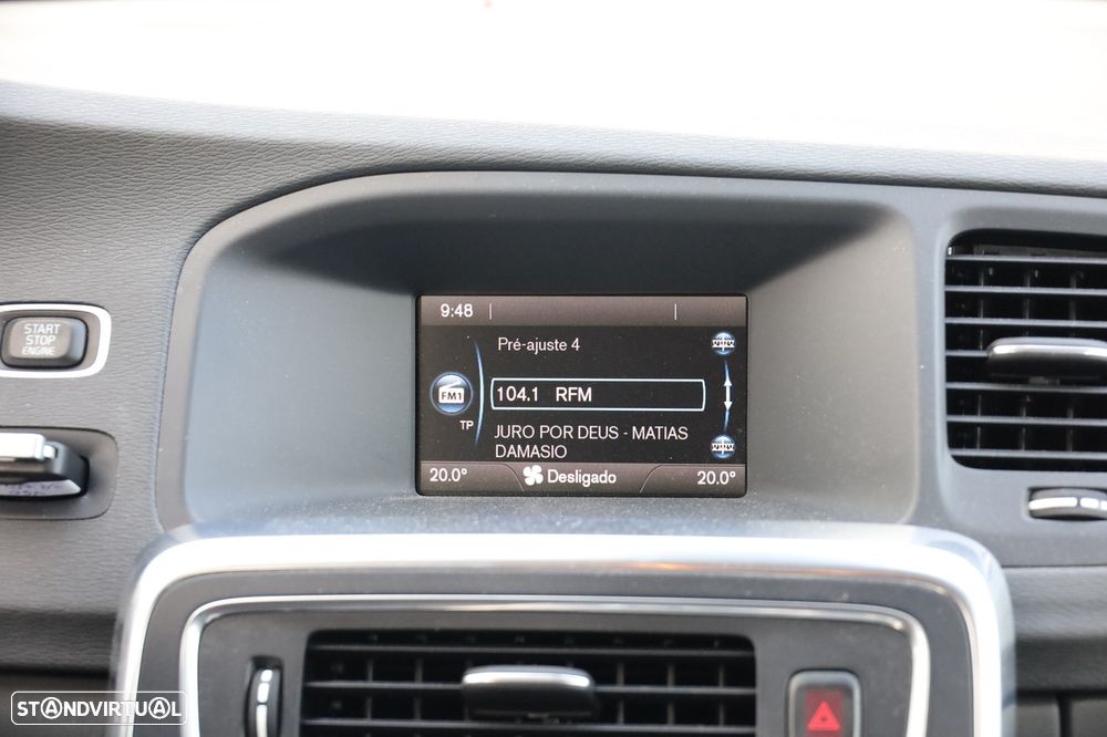 Volvo V60 2.0 D3 R-Design Start/Stop - 24