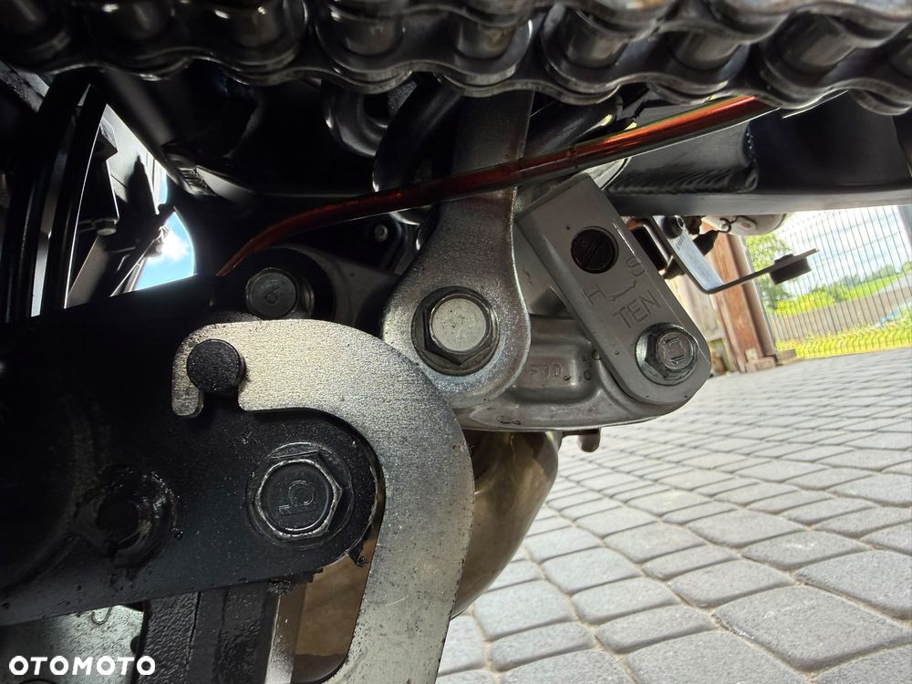 Suzuki GSX - 35