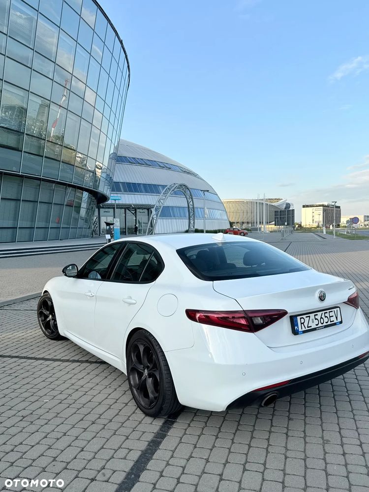 Alfa Romeo Giulia 2.0 Turbo Veloce - 17