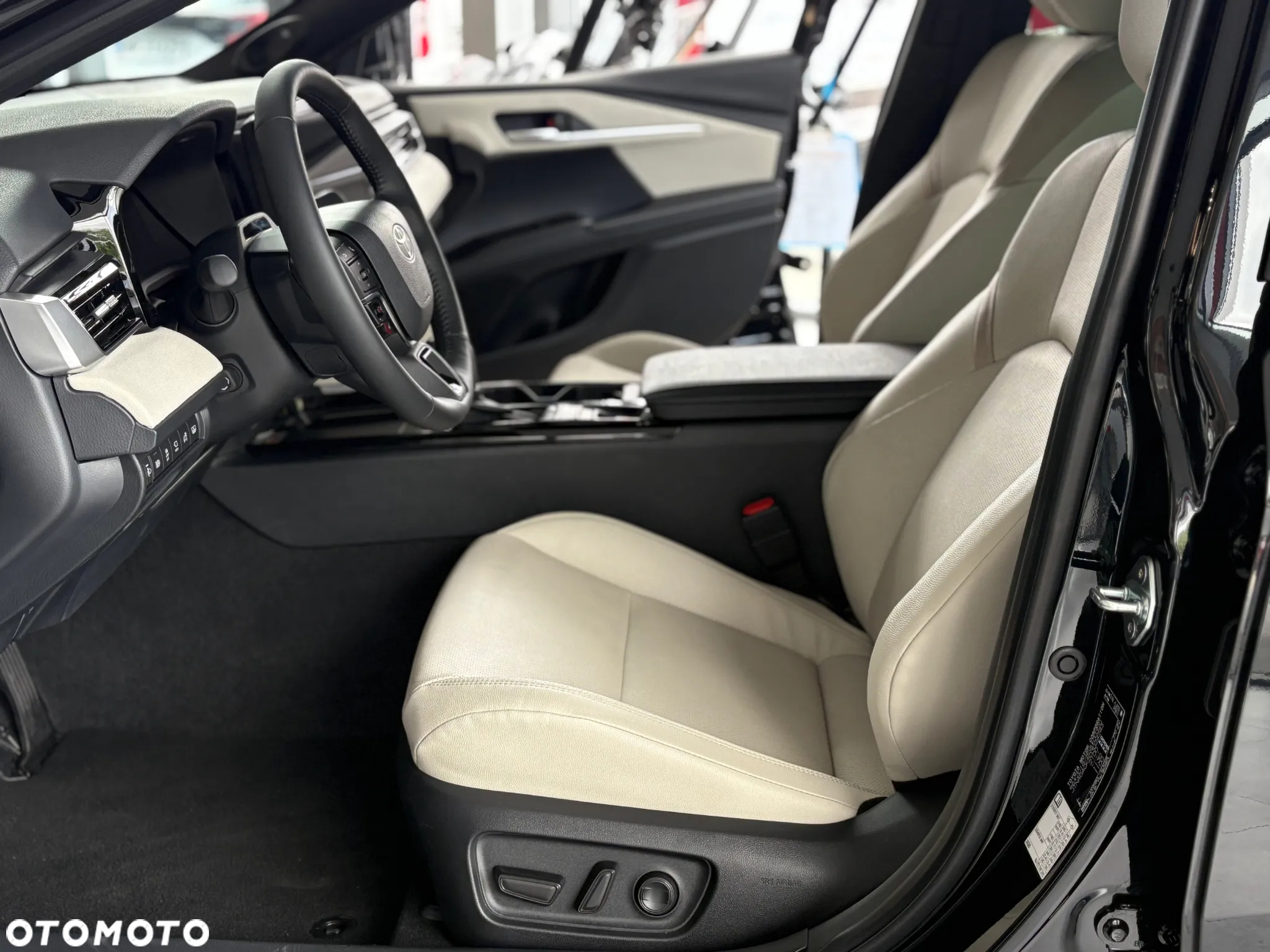 Toyota Camry 2.5 Hybrid Dynamic Force Executive e-CVT - 17