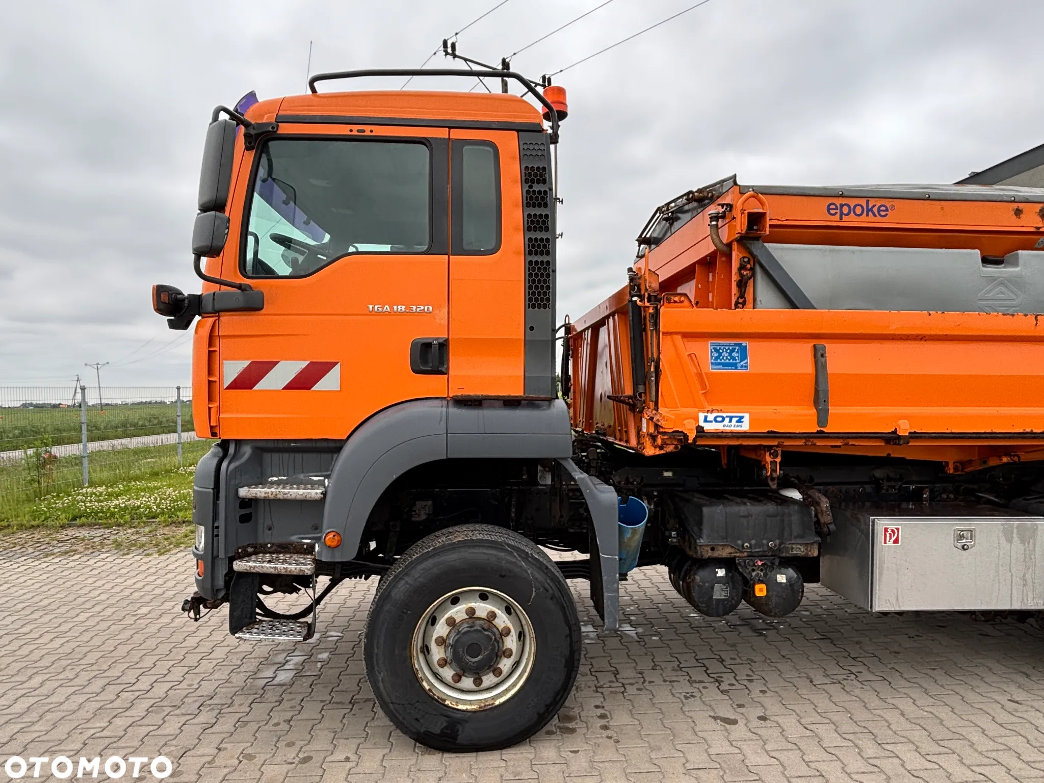 MAN 18.320 4x4 stały napęd na wał , kiper Meiller , posypywarka EPOKE, czołownica do pługa , sterowanie, manual , - 5