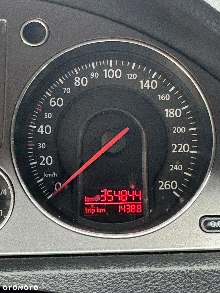 Volkswagen Passat 1.9 TDI Sportline - 21