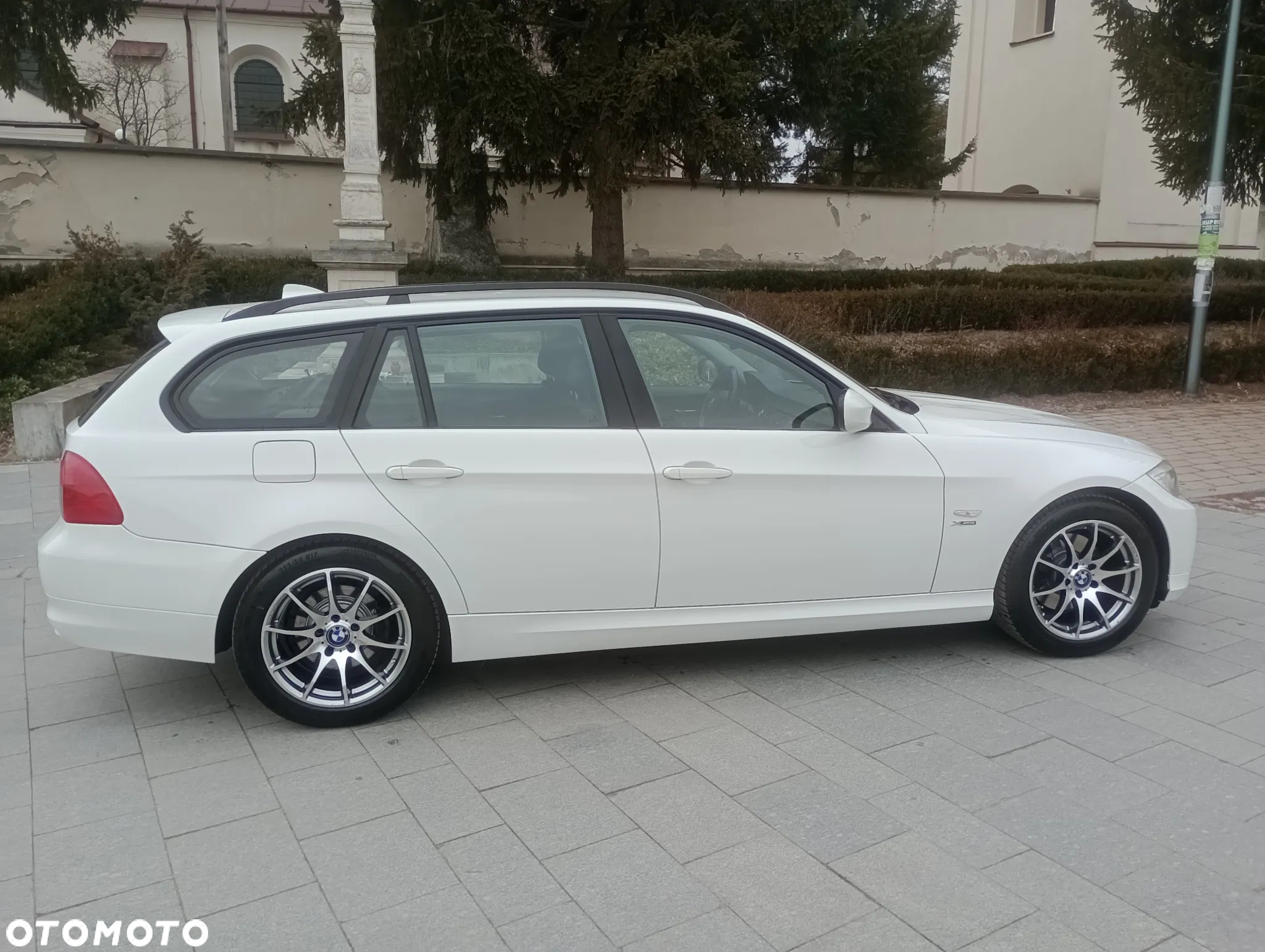 BMW Seria 3 320d xDrive DPF Touring - 15