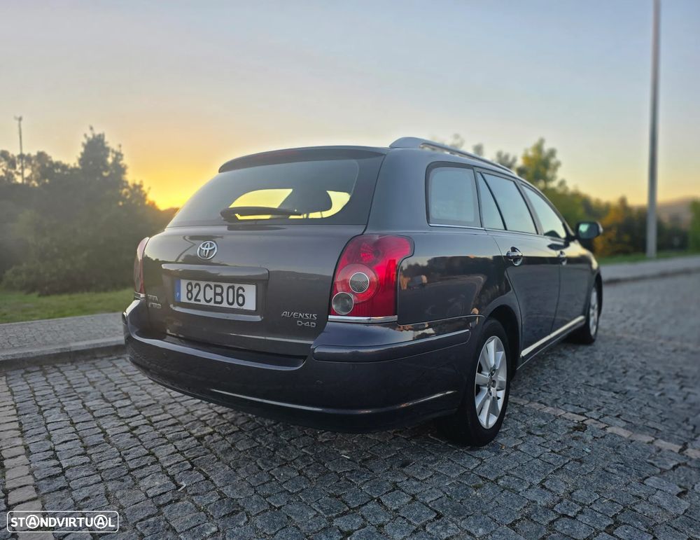 Toyota Avensis SW 2.0 D-4D - 5