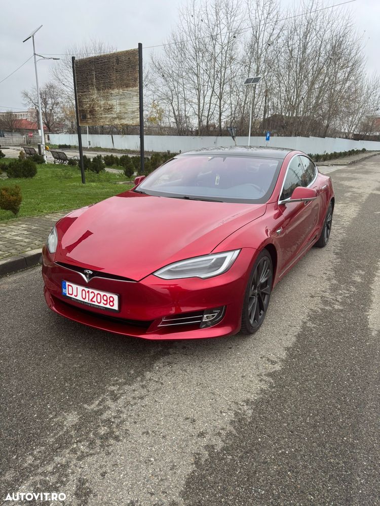 Tesla Model S - 1
