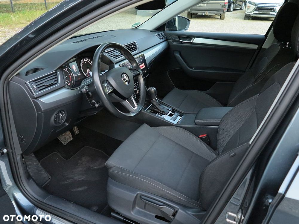 Skoda Superb 2.0 TDI DSG Ambition - 11